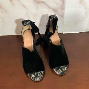 LEWIT Black Liliana Velvet Ribbon Ankle Block Heel size 38.5/ U.S. 8.5